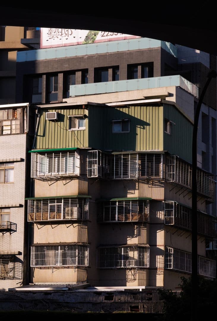 施安弈